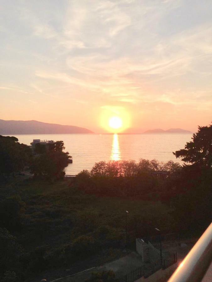 Appartamento Con Vista Mare Влёра Экстерьер фото